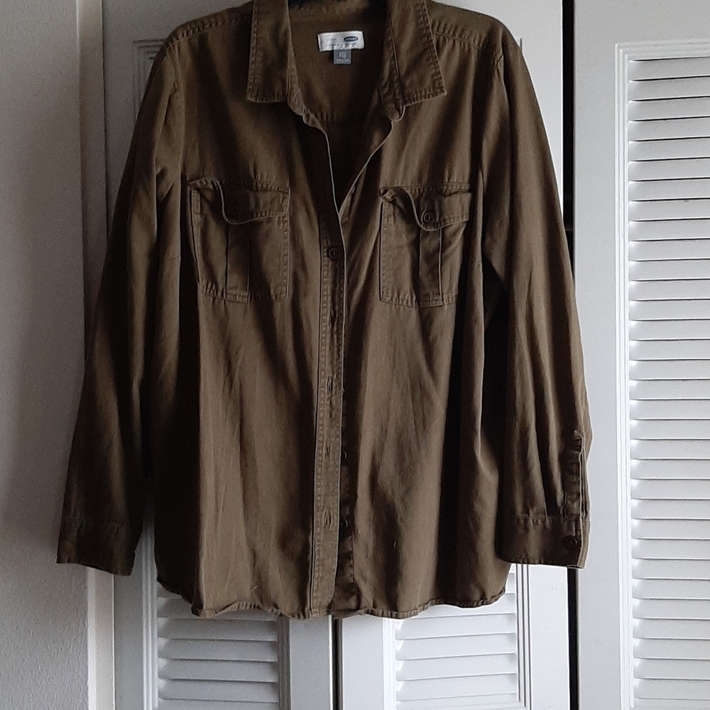 Women's Classic Olive Green Long-Sleeve Shirt